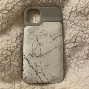 iPhone 11 battery charging case